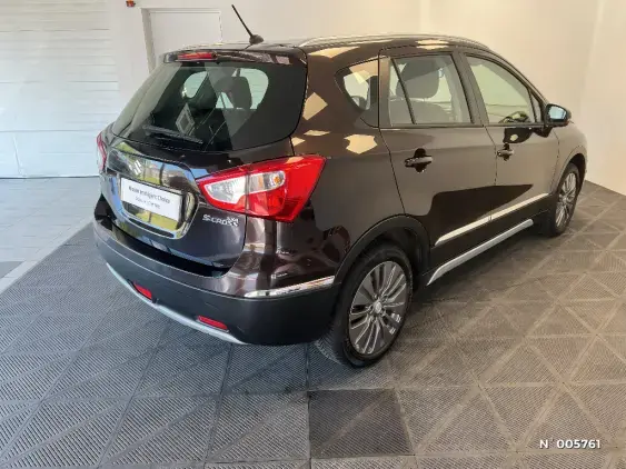 SUZUKI S-CROSS - voiture d'occasion - Photo 4
