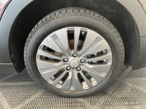 SUZUKI S-CROSS - voiture d'occasion - Photo 8