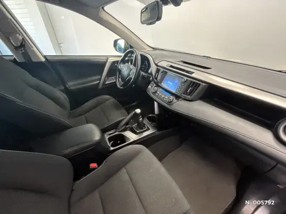 TOYOTA RAV4 IV - voiture d'occasion - Photo 10