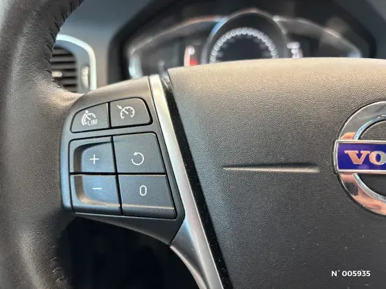VOLVO V60 - voiture d'occasion - Photo 30