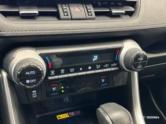 TOYOTA RAV4 V - voiture d'occasion - Photo 26