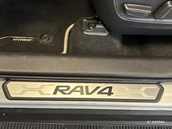 TOYOTA RAV4 V - voiture d'occasion - Photo 30