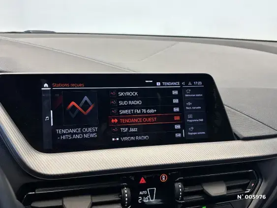 BMW SERIE 1 F40 - voiture d'occasion - Photo 13