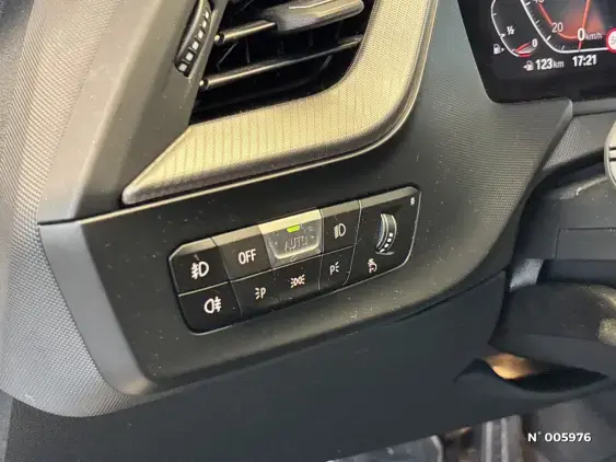 BMW SERIE 1 F40 - voiture d'occasion - Photo 15