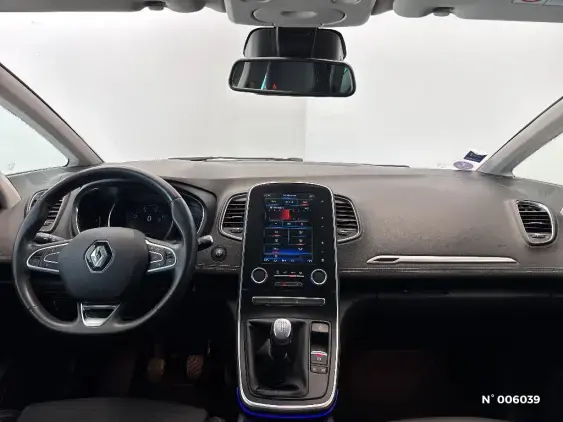 RENAULT SCENIC IV - voiture d'occasion - Photo 9