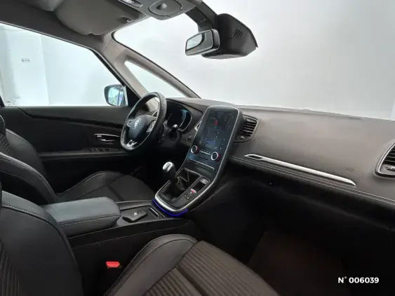 RENAULT SCENIC IV - voiture d'occasion - Photo 10