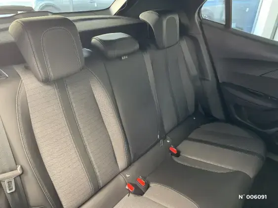 PEUGEOT 2008 II - voiture d'occasion - Photo 11
