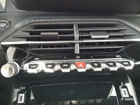 PEUGEOT 2008 II - voiture d'occasion - Photo 15