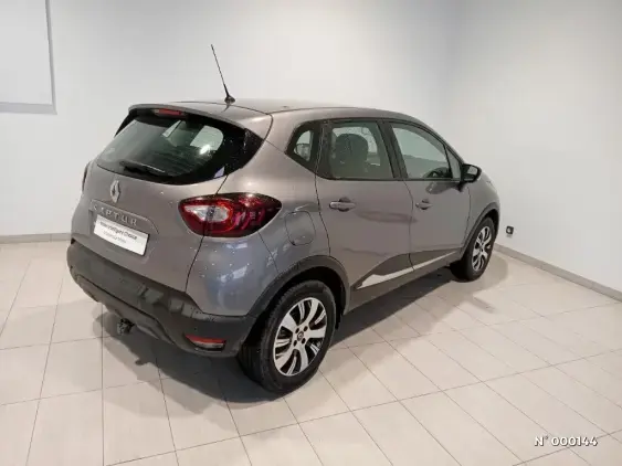RENAULT CAPTUR - voiture d'occasion - Photo 4