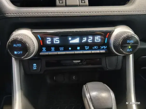 TOYOTA RAV4 V - voiture d'occasion - Photo 24