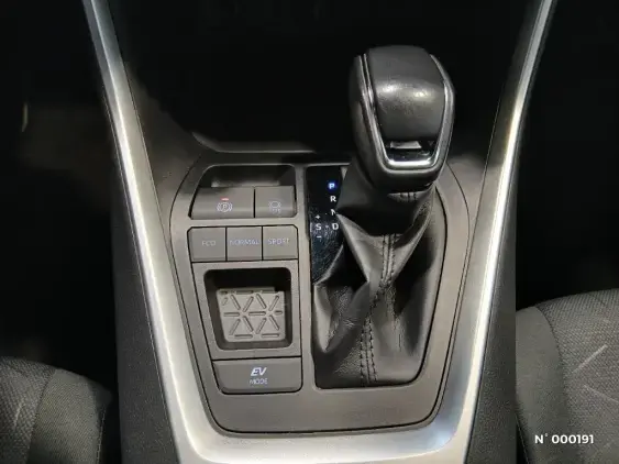 TOYOTA RAV4 V - voiture d'occasion - Photo 25
