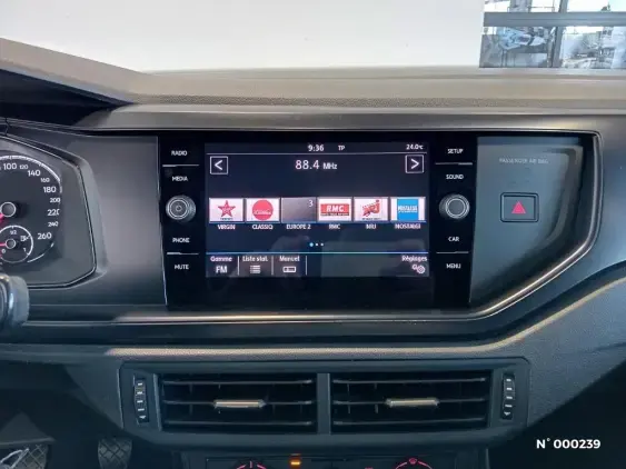 VOLKSWAGEN POLO VI - voiture d'occasion - Photo 13
