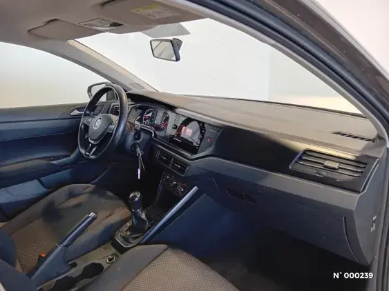 VOLKSWAGEN POLO VI - voiture d'occasion - Photo 10