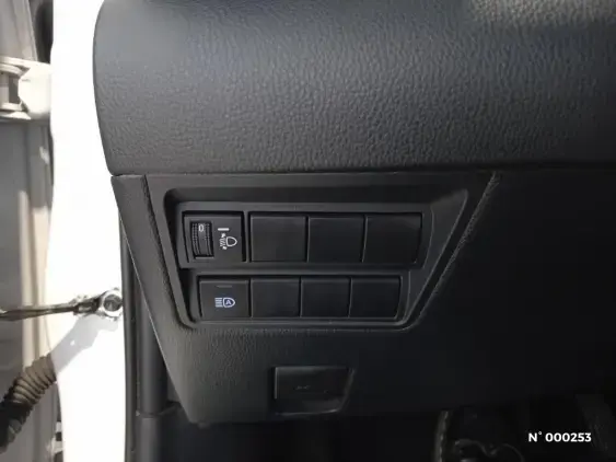 TOYOTA YARIS IV - voiture d'occasion - Photo 15
