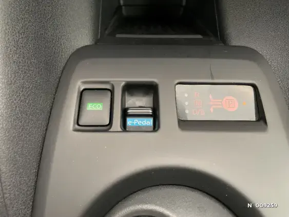 NISSAN LEAF II - voiture d'occasion - Photo 32