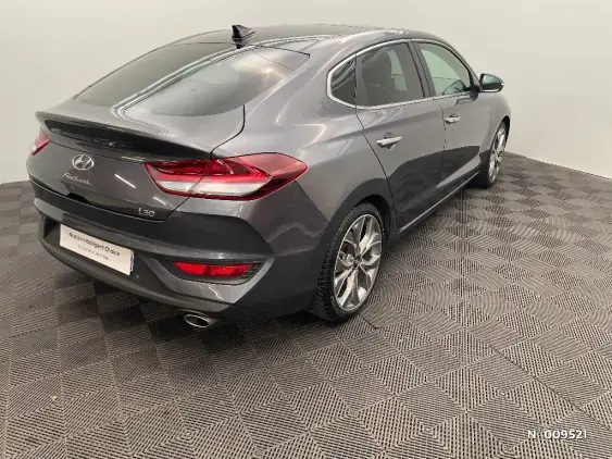 HYUNDAI I30 FASTBACK I - voiture d'occasion - Photo 4