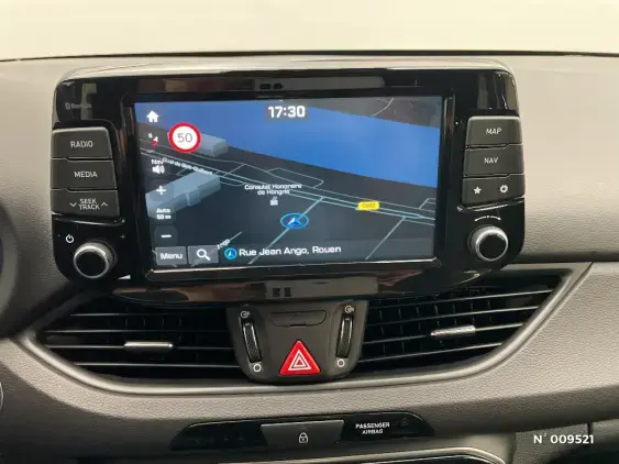 HYUNDAI I30 FASTBACK I - voiture d'occasion - Photo 13