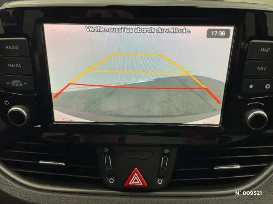 HYUNDAI I30 FASTBACK I - voiture d'occasion - Photo 14