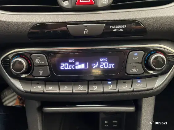 HYUNDAI I30 FASTBACK I - voiture d'occasion - Photo 29