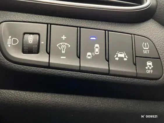 HYUNDAI I30 FASTBACK I - voiture d'occasion - Photo 32