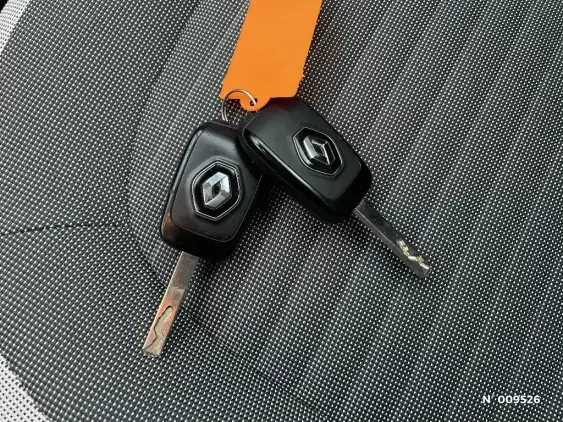 RENAULT TWINGO III - voiture d'occasion - Photo 27