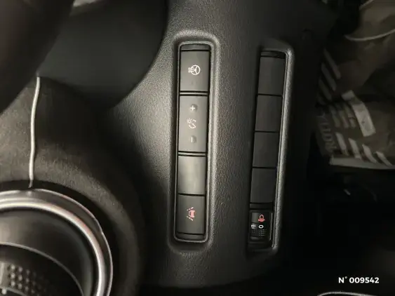 RENAULT CLIO V - voiture d'occasion - Photo 29