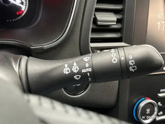 RENAULT MEGANE IV - voiture d'occasion - Photo 31