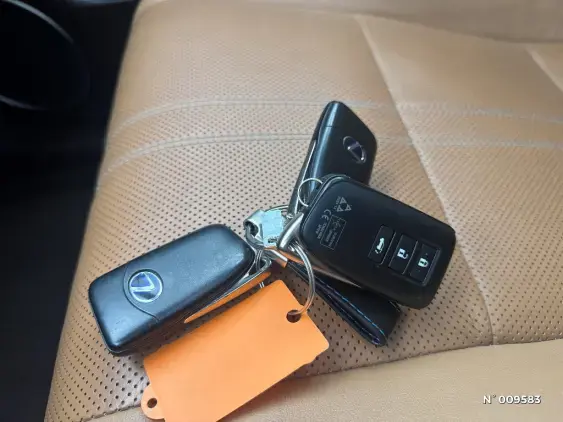 LEXUS RX IV - voiture d'occasion - Photo 26