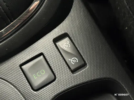 RENAULT CAPTUR - voiture d'occasion - Photo 30