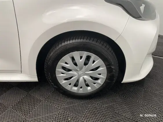 TOYOTA YARIS IV - voiture d'occasion - Photo 8