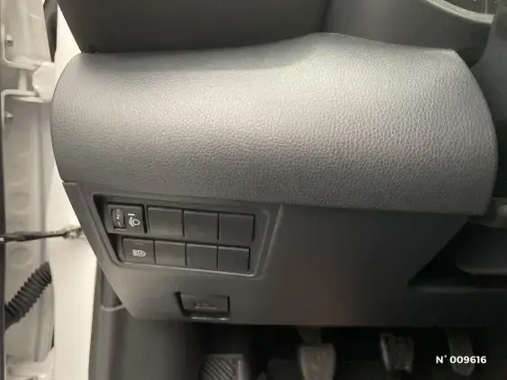 TOYOTA YARIS IV - voiture d'occasion - Photo 15