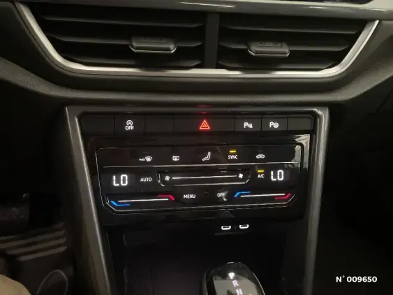 VOLKSWAGEN T-ROC - voiture d'occasion - Photo 26