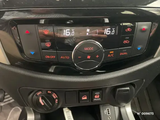 NISSAN NP300 NAVARA IV - voiture d'occasion - Photo 27
