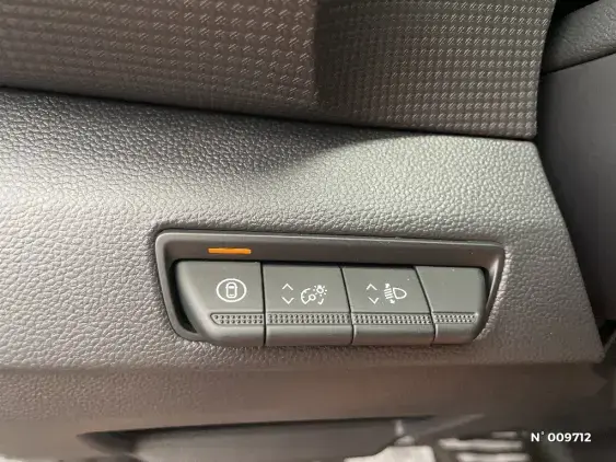 RENAULT TRAFIC III - voiture d'occasion - Photo 28
