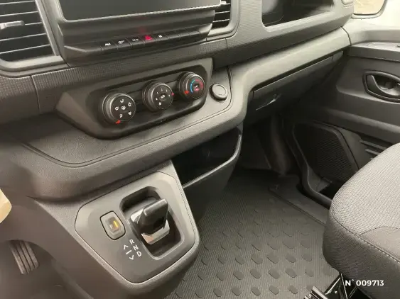 RENAULT TRAFIC III - voiture d'occasion - Photo 15
