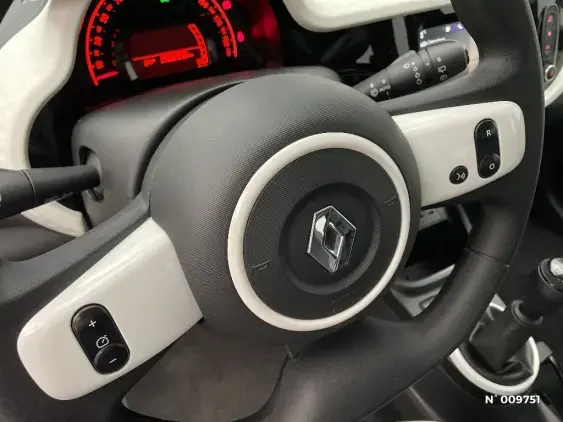 RENAULT TWINGO III - voiture d'occasion - Photo 24