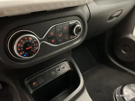 RENAULT TWINGO III - voiture d'occasion - Photo 26