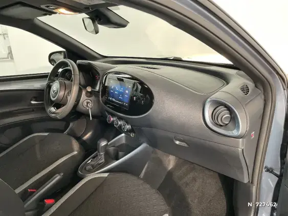 TOYOTA AYGO X - voiture d'occasion - Photo 10