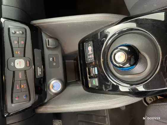 NISSAN LEAF II - voiture d'occasion - Photo 25