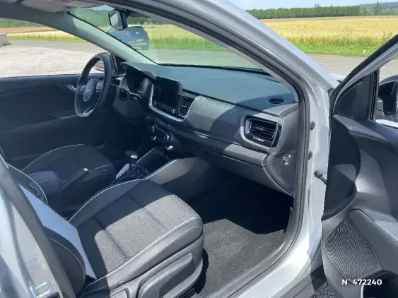 KIA STONIC - voiture d'occasion - Photo 10