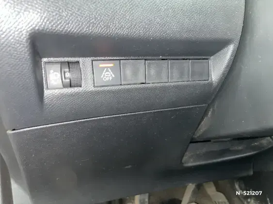 PEUGEOT 2008 II - voiture d'occasion - Photo 15