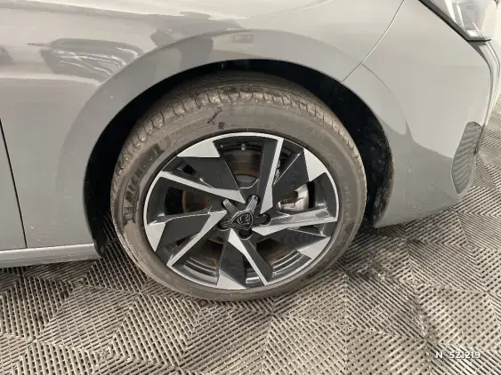 PEUGEOT 308 III - voiture d'occasion - Photo 8