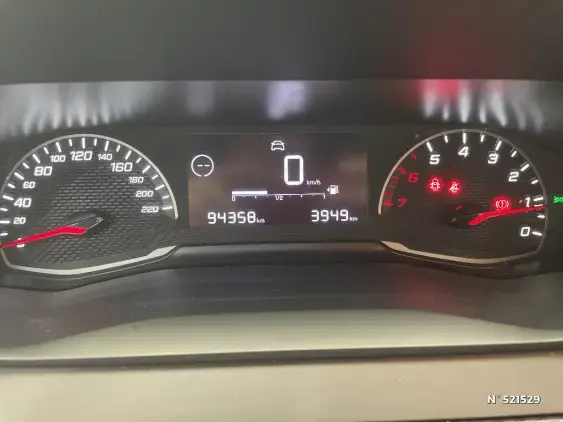 PEUGEOT 208 II - voiture d'occasion - Photo 12