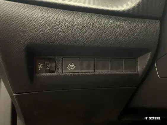 PEUGEOT 2008 II - voiture d'occasion - Photo 15