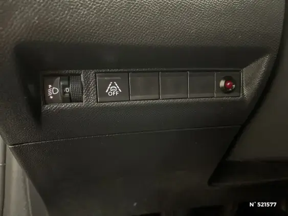 PEUGEOT 208 II - voiture d'occasion - Photo 13