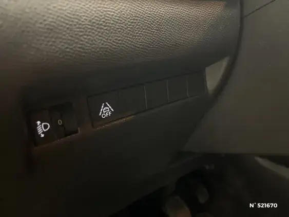 PEUGEOT 208 BUSINESS R II - voiture d'occasion - Photo 15