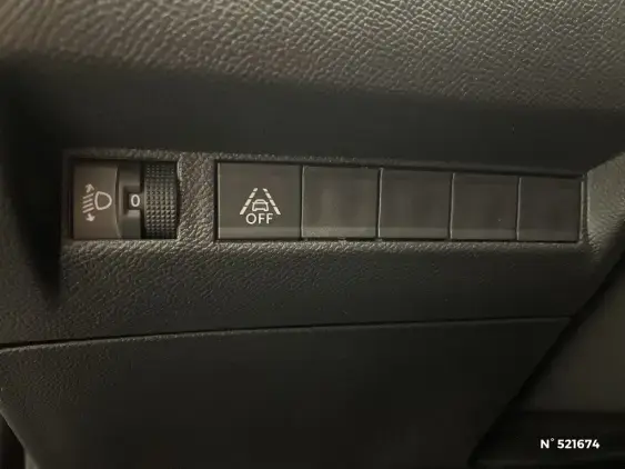 PEUGEOT 2008 II - voiture d'occasion - Photo 14