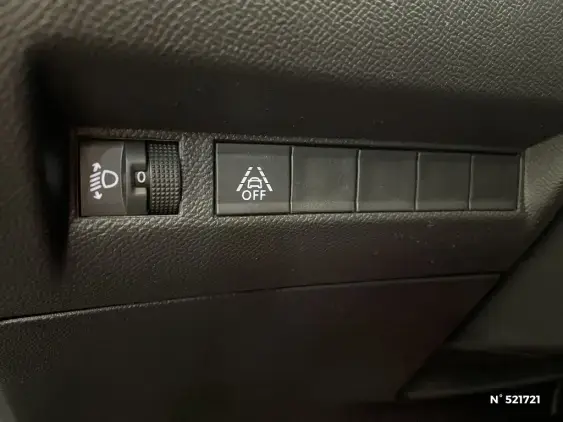 PEUGEOT 2008 II - voiture d'occasion - Photo 14