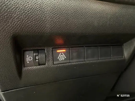 PEUGEOT 2008 II - voiture d'occasion - Photo 15