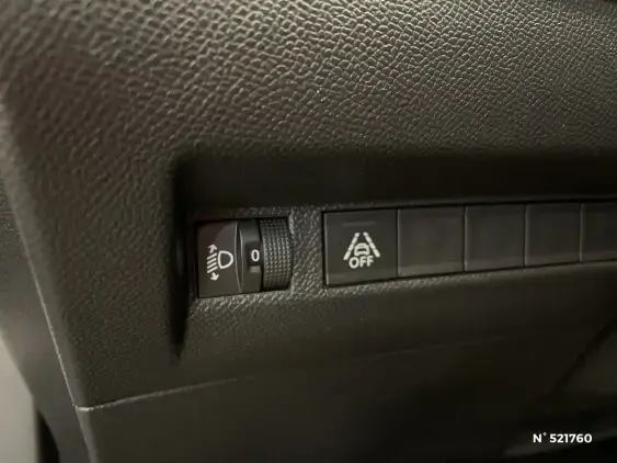 PEUGEOT 2008 II - voiture d'occasion - Photo 14